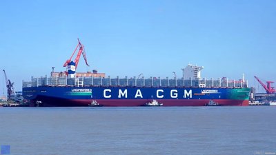 CMA CGM-k Gambian portuko pilaketa errekargua inposatzen du